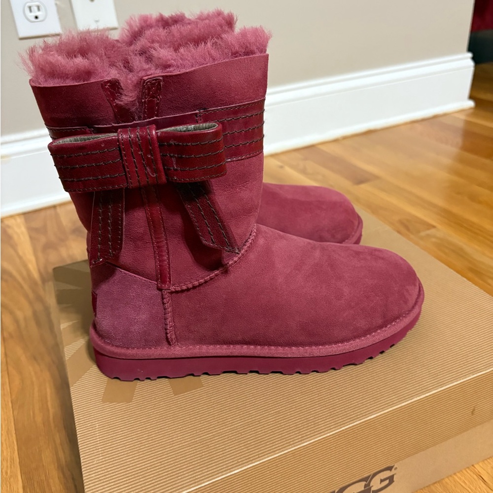 UGG Burgundy Suede Boots with Bow Accent size 7